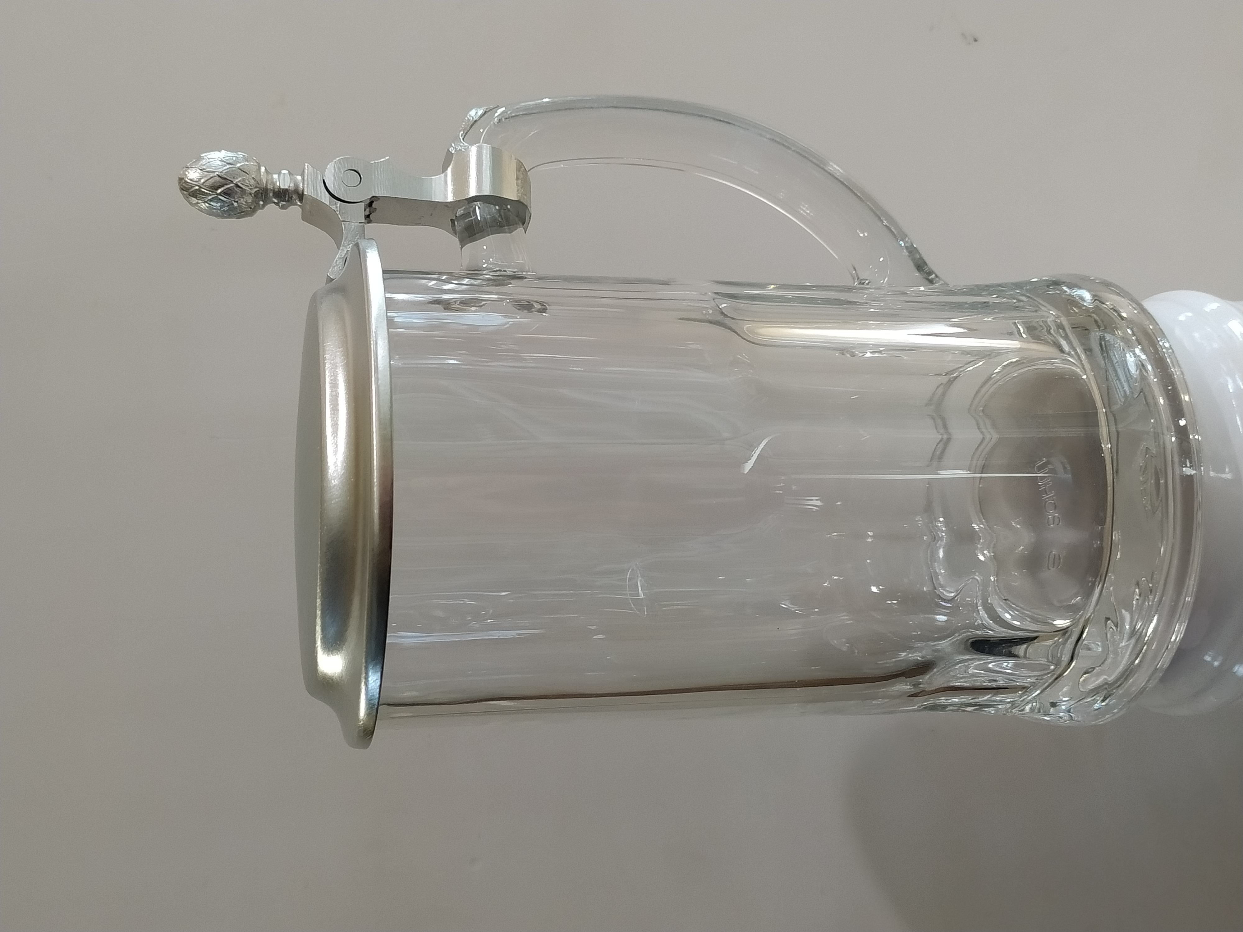Skleněný půllitr s cínovým víčkem - 0,5l
