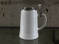 Keramický pivní krýgl s cínovým víkem – Objem 500 ml